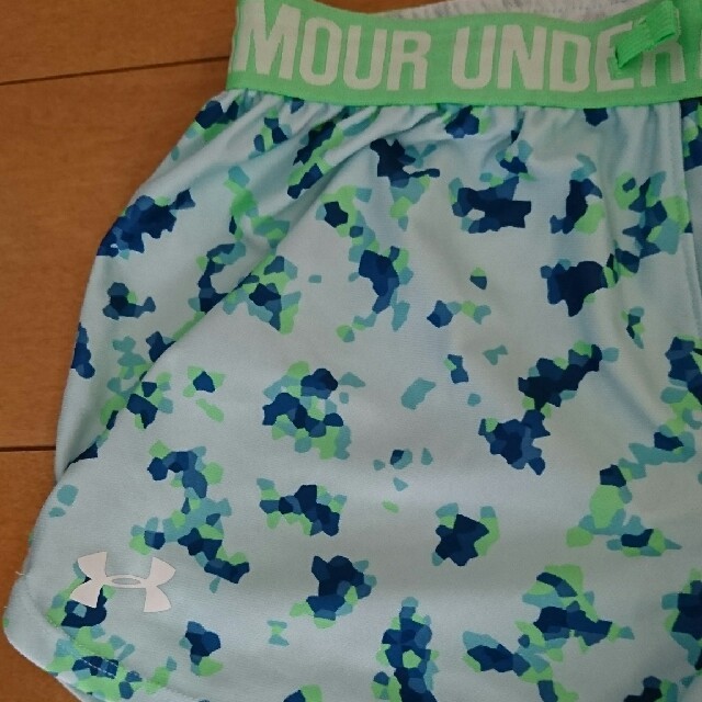 UNDER ARMOUR(アンダーアーマー)のアンダーアーマー ショートパンツ  160 キッズ/ベビー/マタニティのキッズ服女の子用(90cm~)(パンツ/スパッツ)の商品写真