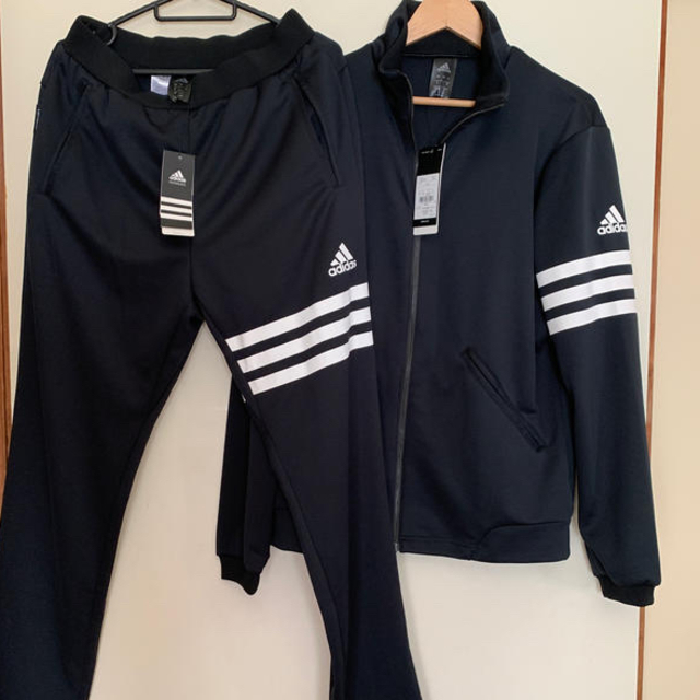 adidas(アディダス)の新品未使用】アディダスadidas ジャージ 上下セット 黒 メンズのトップス(ジャージ)の商品写真