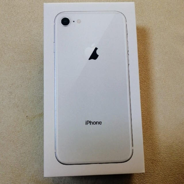 iPhone8 64GB シルバー au SIMロック解除済　新品未使用iPhone