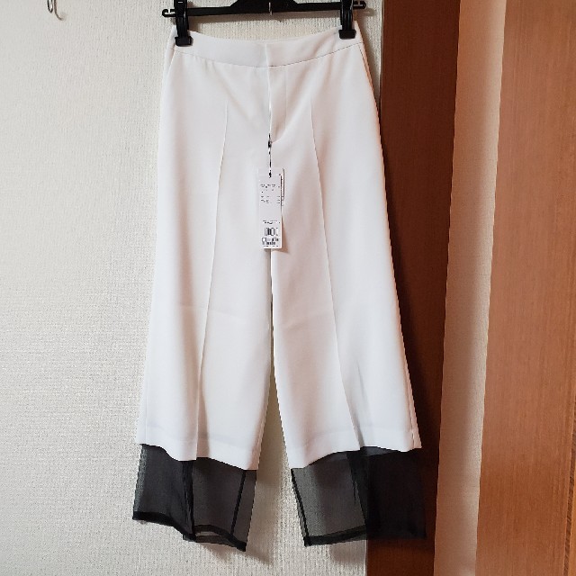 アドーアパンツ新品36カジュアルパンツ