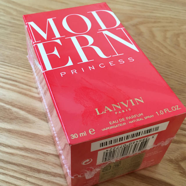 LANVIN(ランバン)の(SAYAKA様)ランバン♡香水モダンプリンセス30ml 未開封 コスメ/美容の香水(香水(女性用))の商品写真