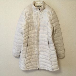 パタゴニア(patagonia)のフィオナパーカー ダウンコート スリムフィット　ダウンジャケット　白(ダウンジャケット)