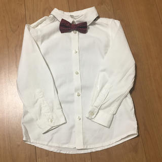 エイチアンドエム(H&M)のH&M 蝶ネクタイ付き白シャツ　110(ドレス/フォーマル)