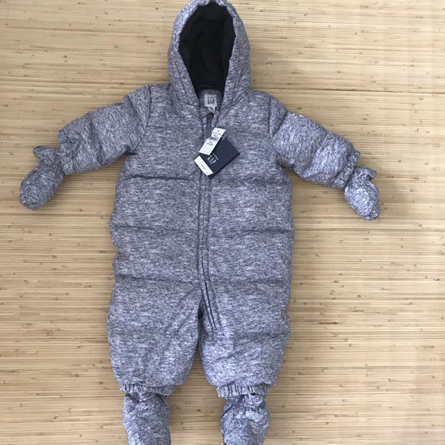 GAP(ギャップ)の新品　ジャンプスーツ  GAP キッズ/ベビー/マタニティのベビー服(~85cm)(カバーオール)の商品写真