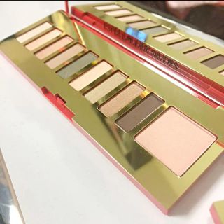 エスティローダー(Estee Lauder)のエスティローダー　クリスマスコフレ　2019 アイシャドウ　チーク(アイシャドウ)