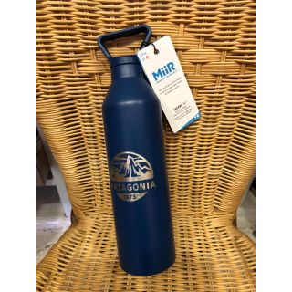 パタゴニア(patagonia)の人気パタゴニア☆hawai Miir 水筒　ネイビー(食器)