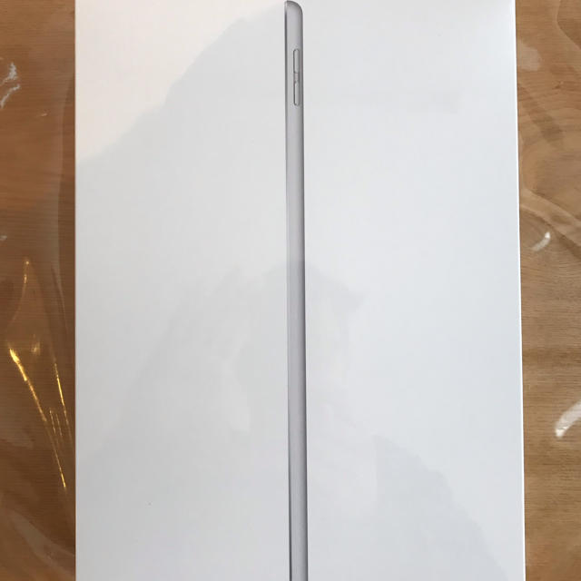 新品未開封品　iPad10.2inch cellular シルバータブレット