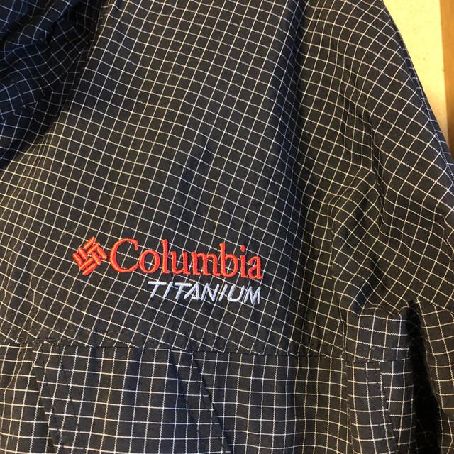 Columbia(コロンビア)のコロンビアマウンテンパーカーサイズMおまけのウエストバッグ付き メンズのジャケット/アウター(マウンテンパーカー)の商品写真