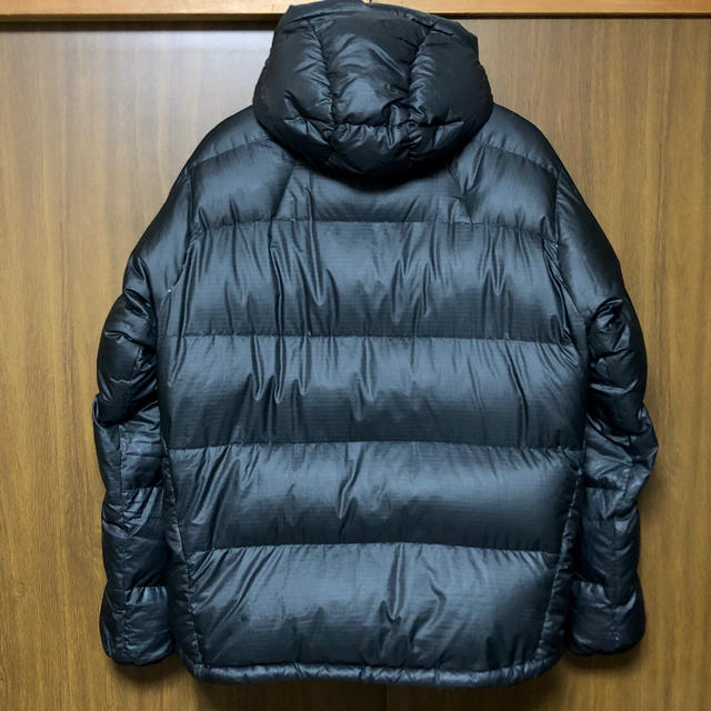 patagonia(パタゴニア)の【値下げ】 パタゴニア フィッツロイ ダウンフーディー 黒　M メンズのジャケット/アウター(ダウンジャケット)の商品写真