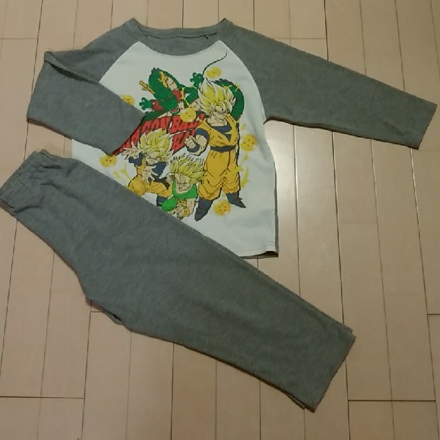 西松屋(ニシマツヤ)の中古　130cm　パジャマ　ドラゴンボール キッズ/ベビー/マタニティのキッズ服男の子用(90cm~)(パジャマ)の商品写真