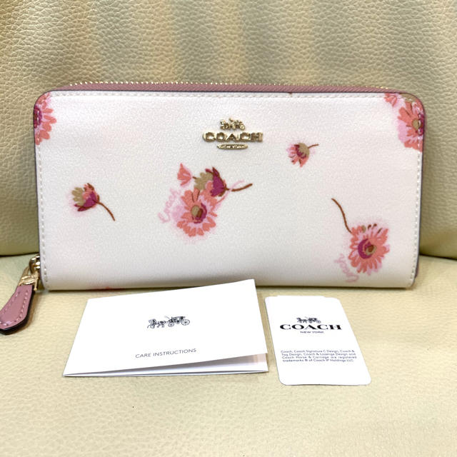 COACH(コーチ)のCOACH F87723 未使用 花柄 コーチ 長財布 レディース レディースのファッション小物(財布)の商品写真