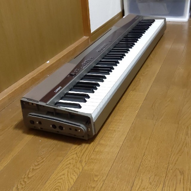 送料無料　電子ピアノ　キーボード　CASIO Privia PX-100のサムネイル