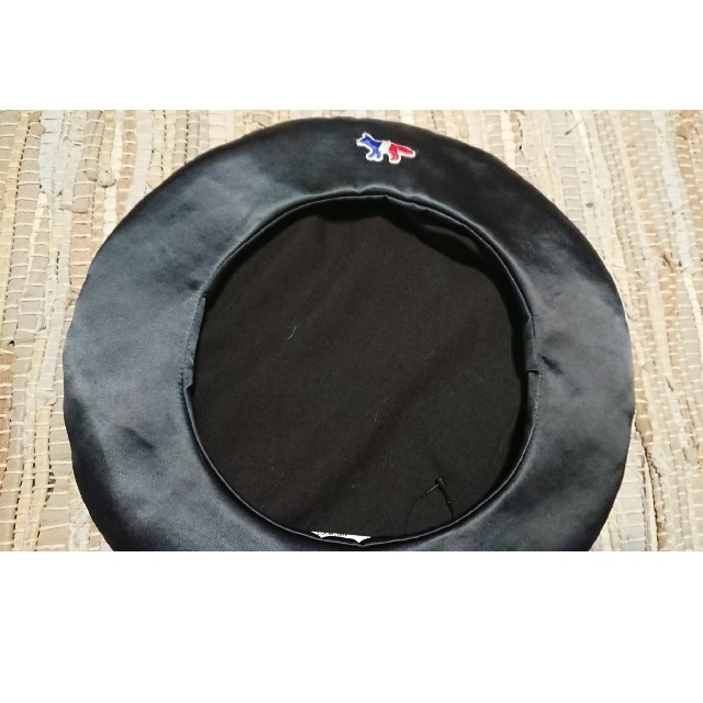 MAISON KITSUNE'(メゾンキツネ)のメゾンキツネ 黒 ベレー帽 m レディースの帽子(ハンチング/ベレー帽)の商品写真