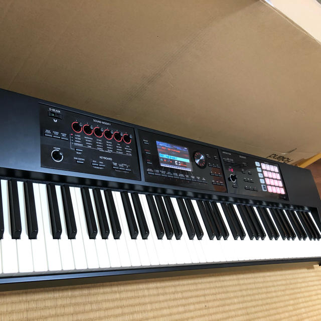 Roland(ローランド)のRoland FA08 シンセサイザー 楽器の鍵盤楽器(キーボード/シンセサイザー)の商品写真