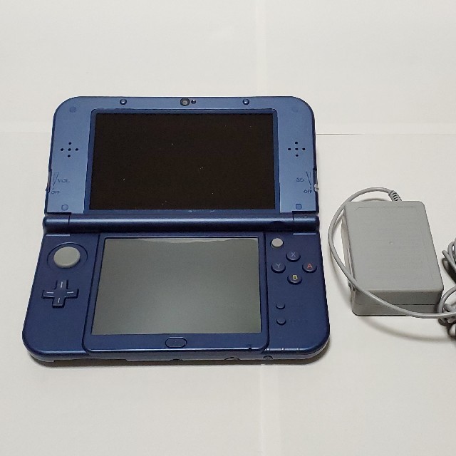 任天堂3DS LL +ソフト24本+32GB MicroSDカードのサムネイル
