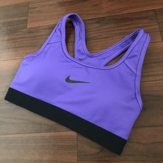 NIKE(ナイキ)の新品 NIKE スポーツブラ スポーツ/アウトドアのトレーニング/エクササイズ(その他)の商品写真