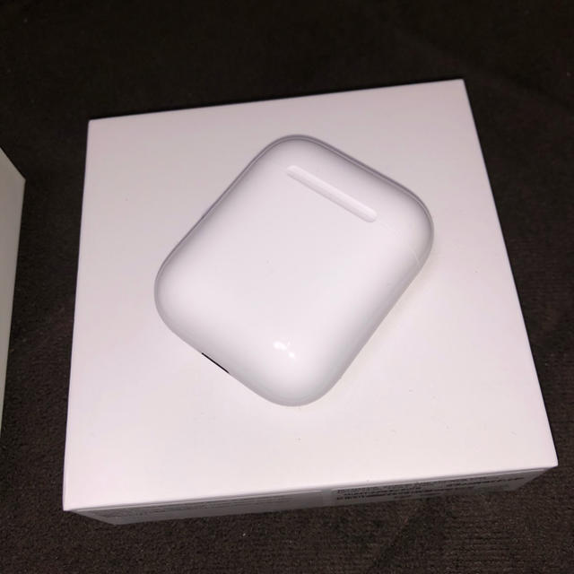 Apple airpods  第2世代　MV7N2J/A