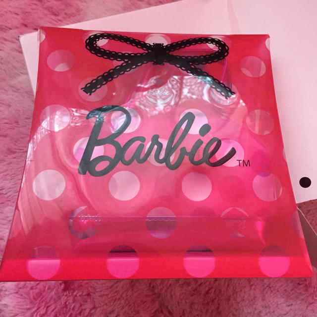 Barbie(バービー)のバービー ポーチ レディースのファッション小物(ポーチ)の商品写真