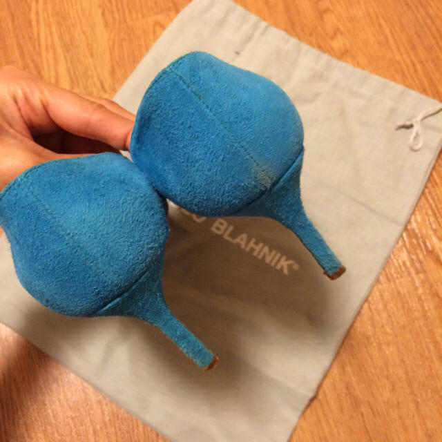 MANOLO BLAHNIK(マノロブラニク)のManoloBlahnik BBブルー レディースの靴/シューズ(ハイヒール/パンプス)の商品写真