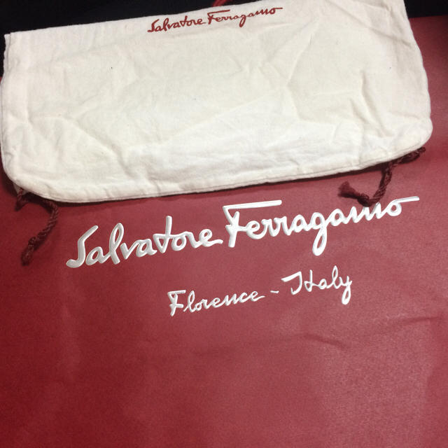 Salvatore Ferragamo(サルヴァトーレフェラガモ)のpo-po様専用 レディースのバッグ(ショップ袋)の商品写真