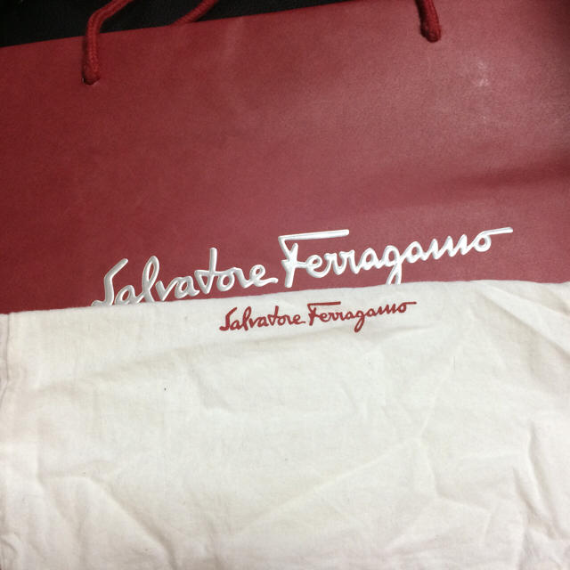 Salvatore Ferragamo(サルヴァトーレフェラガモ)のpo-po様専用 レディースのバッグ(ショップ袋)の商品写真