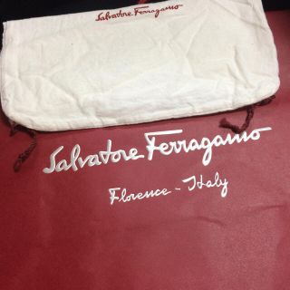 サルヴァトーレフェラガモ(Salvatore Ferragamo)のpo-po様専用(ショップ袋)