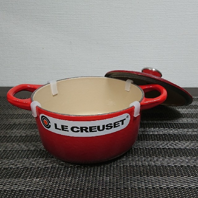 LE CREUSET(ルクルーゼ)のル・クルーゼ ココット ロンド チェリーレッド 14cm 
Le Creuset インテリア/住まい/日用品のキッチン/食器(鍋/フライパン)の商品写真