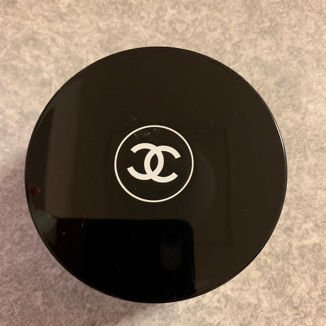 CHANEL(シャネル)のCHANELパウダー コスメ/美容のベースメイク/化粧品(フェイスパウダー)の商品写真