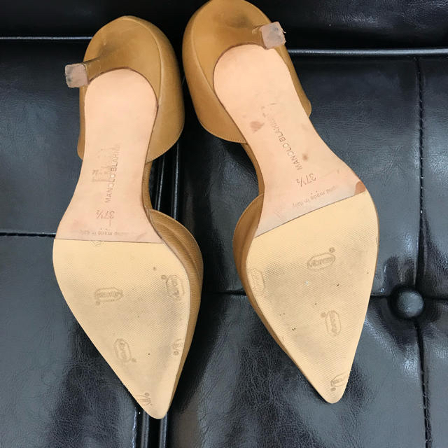 MANOLO BLAHNIK(マノロブラニク)のマノロブラニク パンプス37.5（箱・付属品なし） レディースの靴/シューズ(ハイヒール/パンプス)の商品写真