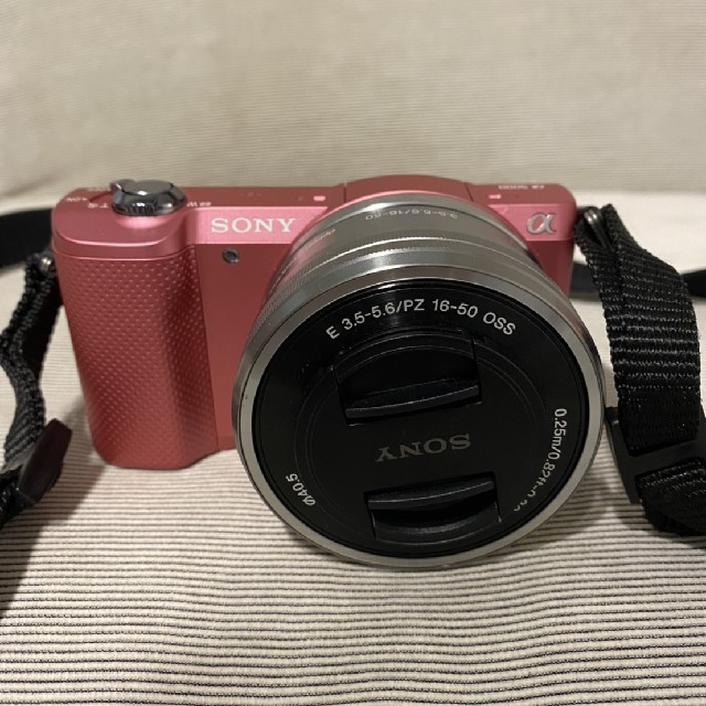 SONY(ソニー)のSONY　α5000　ミラーレスカメラ スマホ/家電/カメラのカメラ(ミラーレス一眼)の商品写真