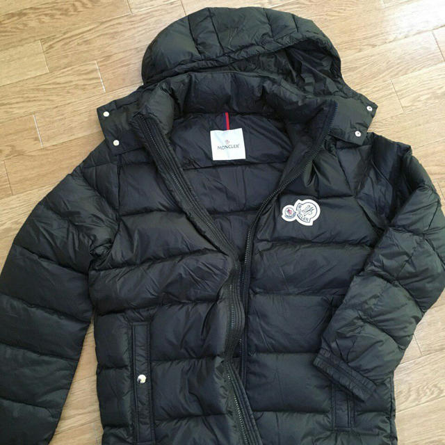 MONCLER(モンクレール)のゆきんこさん専用 モンクレール ダウン メンズ メンズのジャケット/アウター(ダウンジャケット)の商品写真