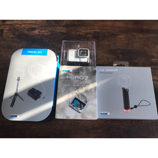 【新品未使用品】GoPro HERO7 White ＋ハンドラー＋トラベルキットアウトドア