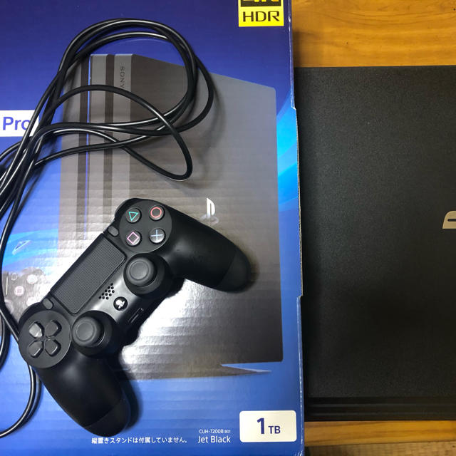 PlayStation4(プレイステーション4)のPS4Pro SSD換装済み エンタメ/ホビーのゲームソフト/ゲーム機本体(家庭用ゲーム機本体)の商品写真