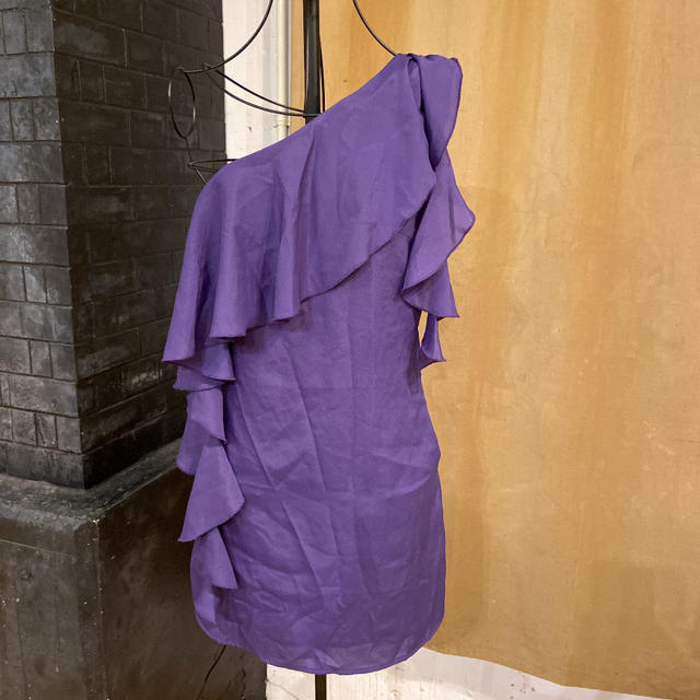 FOREVER 21(フォーエバートゥエンティーワン)のワンショルダー　パープル　ワンピース レディースのフォーマル/ドレス(ミニドレス)の商品写真