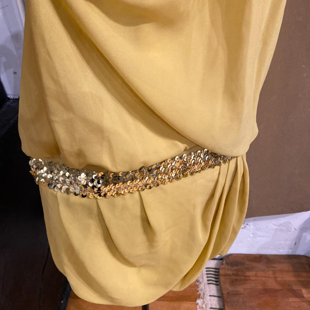 フォーマル　イエロー　ワンピース　スパンコール レディースのフォーマル/ドレス(ミニドレス)の商品写真