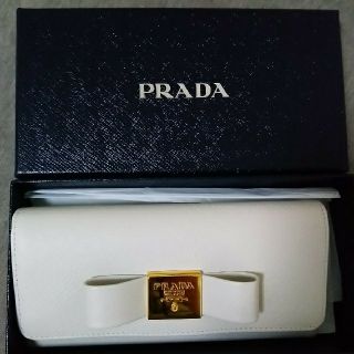 プラダ(PRADA)の《専用》PRADA 財布 サフィアーノ フィオッコ 白(財布)