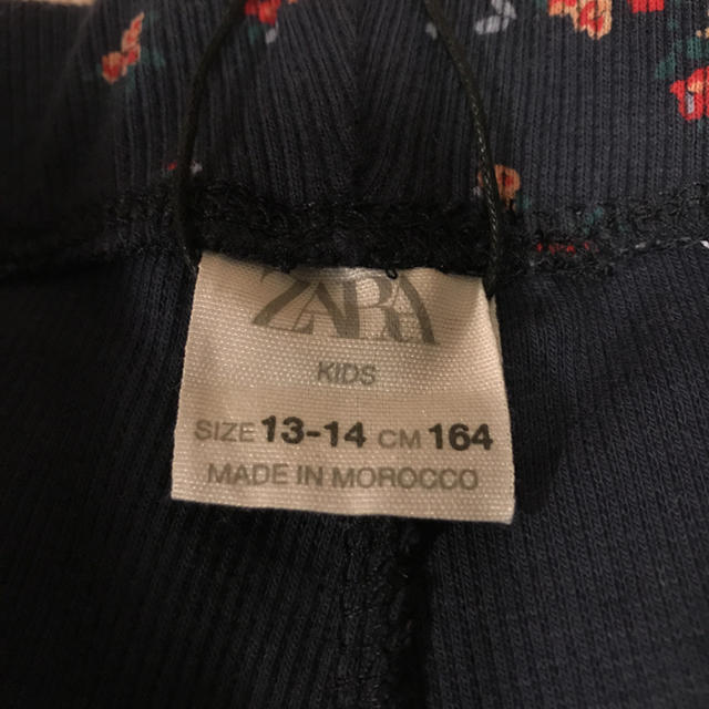 ZARA KIDS(ザラキッズ)のZARAKIDS 小花柄レギンス 160cm 女の子 キッズ/ベビー/マタニティのキッズ服女の子用(90cm~)(パンツ/スパッツ)の商品写真