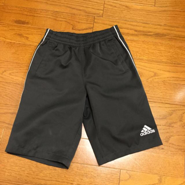 adidas(アディダス)のadidasハーフパンツ キッズ/ベビー/マタニティのキッズ服男の子用(90cm~)(パンツ/スパッツ)の商品写真