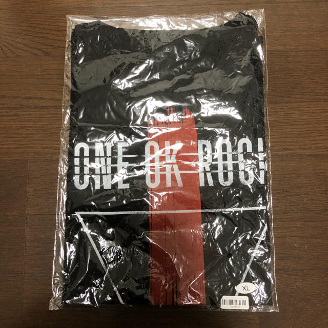 ONE OK ROCK(ワンオクロック)のONE OK ROCK Tシャツ　XLサイズ エンタメ/ホビーのタレントグッズ(ミュージシャン)の商品写真