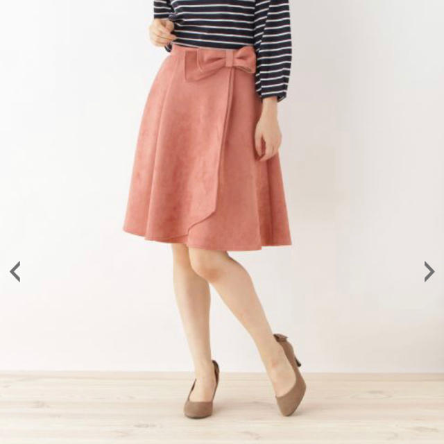 Couture Brooch(クチュールブローチ)のクチュールブローチ　スエード調ストレッチスカート レディースのスカート(ひざ丈スカート)の商品写真