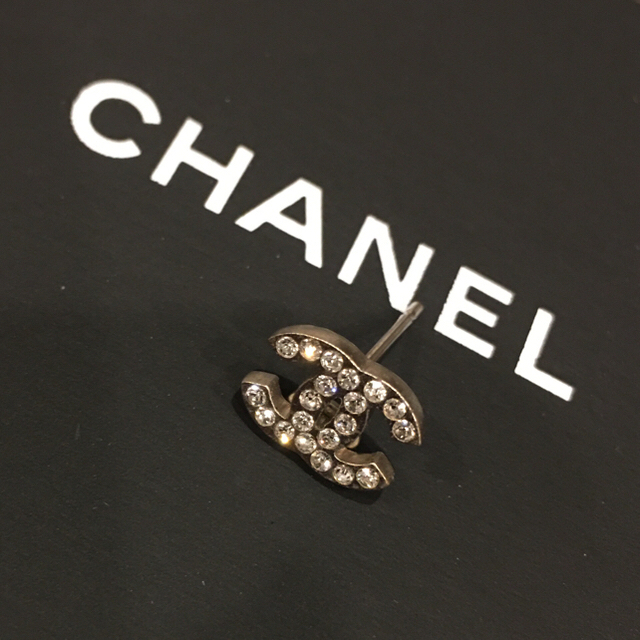 柔らかい 新品✴︎本物 CHANELシャネル ピアス ココマーク シルバー