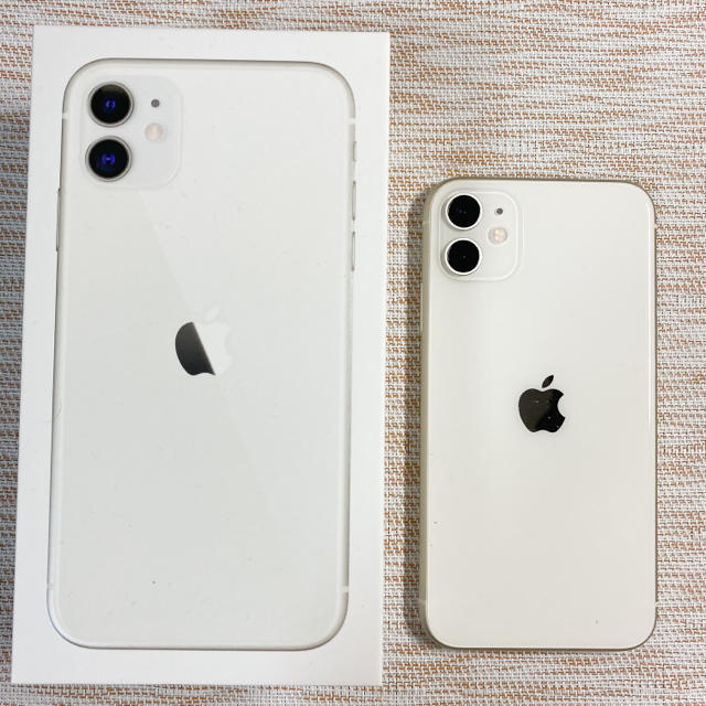Apple - iPhone11 64GB ホワイト ドコモ版の通販 by PECHE｜アップルならラクマ