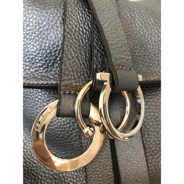 Ferragamo(フェラガモ)の Ferragamo フェラガモ  レザー ハンドバッグ グレー系 レディースのバッグ(ハンドバッグ)の商品写真