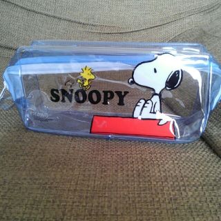 スヌーピー(SNOOPY)の新品未使用スヌーピービニールポーチ20×10×6(ポーチ)