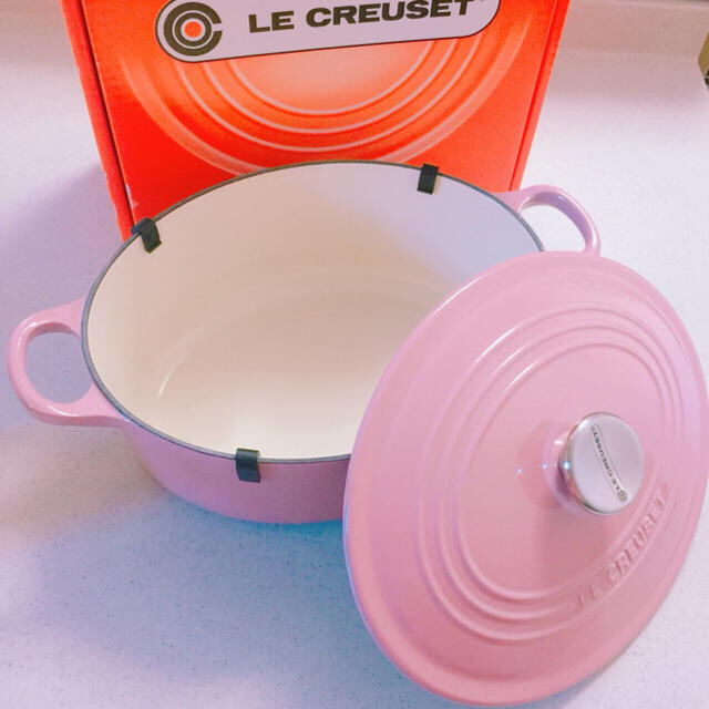 LE CREUSET(ルクルーゼ)のLE  CREUSET   ココットオーバル25センチ♡ インテリア/住まい/日用品のキッチン/食器(鍋/フライパン)の商品写真