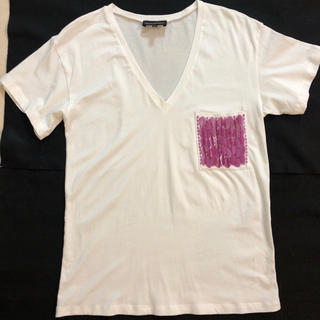 エンポリオアルマーニ(Emporio Armani)のエンポリオアルマーニ Vネック Tシャツ カットソー  ポケットスパンコール　白(Tシャツ(半袖/袖なし))