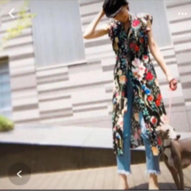 ZARA(ザラ)のZARA 花柄 ワンピース レディースのワンピース(ひざ丈ワンピース)の商品写真