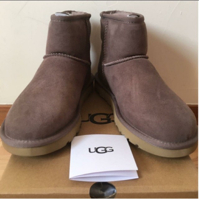 UGG(アグ)の専用【新品】 UGGクラシックミニⅱブーツ（ストーミーグレー:約23.5cm） レディースの靴/シューズ(ブーツ)の商品写真