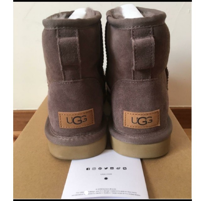 UGG(アグ)の専用【新品】 UGGクラシックミニⅱブーツ（ストーミーグレー:約23.5cm） レディースの靴/シューズ(ブーツ)の商品写真