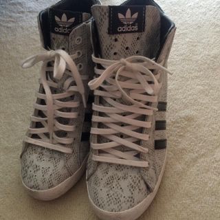 アディダス(adidas)のadidas♡インヒールスニーカー(スニーカー)